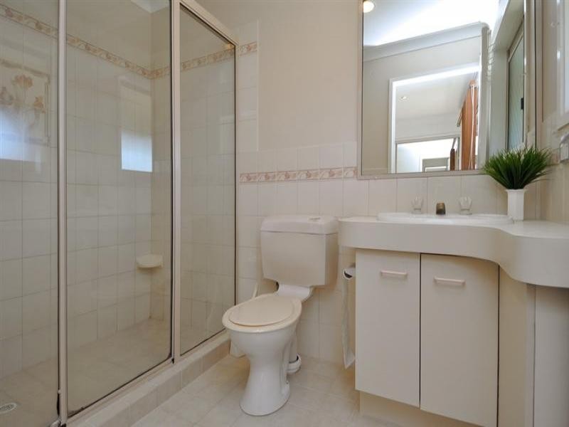 Auk Avenue, Burleigh Waters QLD 4220