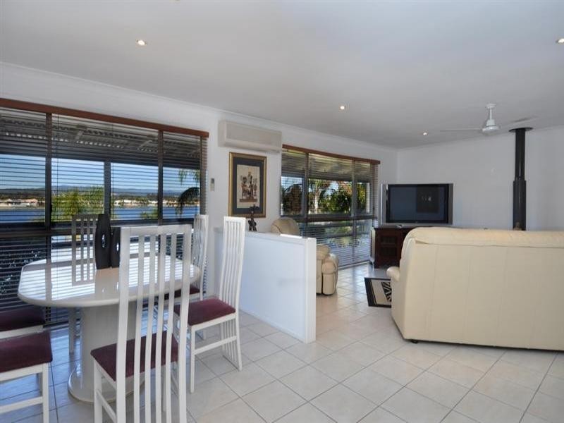 Auk Avenue, Burleigh Waters QLD 4220