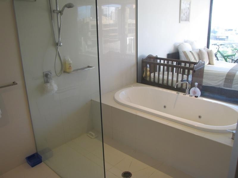 1064/9 Circle – Ferny Avenue, Surfers Paradise QLD 4217