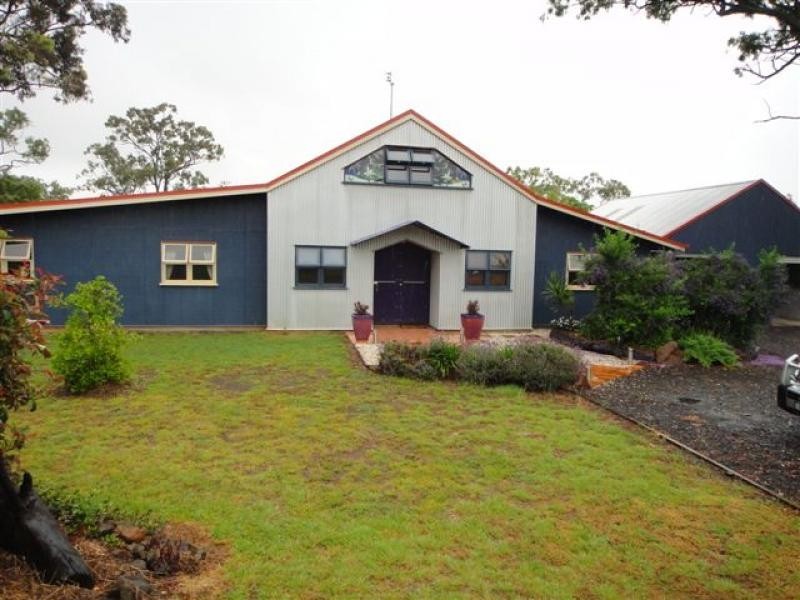 4 Phalaris St, Meringandan QLD 4352