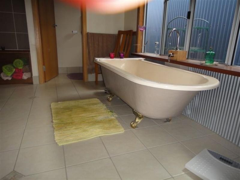 4 Phalaris St, Meringandan QLD 4352