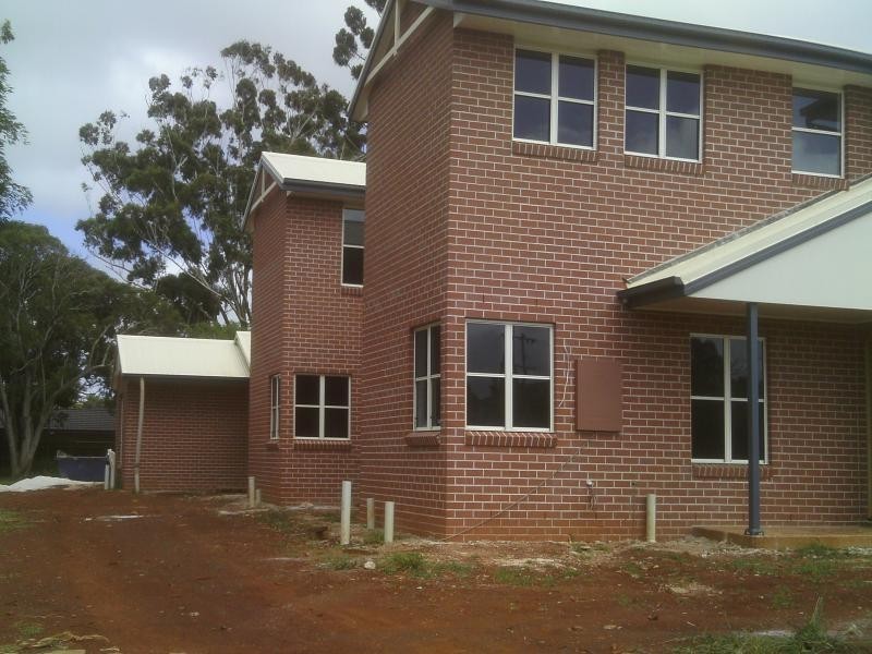 Unit 2/353 Greenwattle Street, Wilsonton QLD 4350
