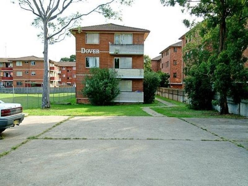 4/8 Ruby Street, Carramar NSW 2163