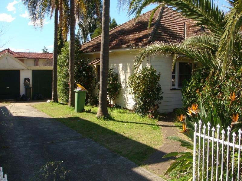 42 FREDERICK STREET, Fairfield NSW 2165