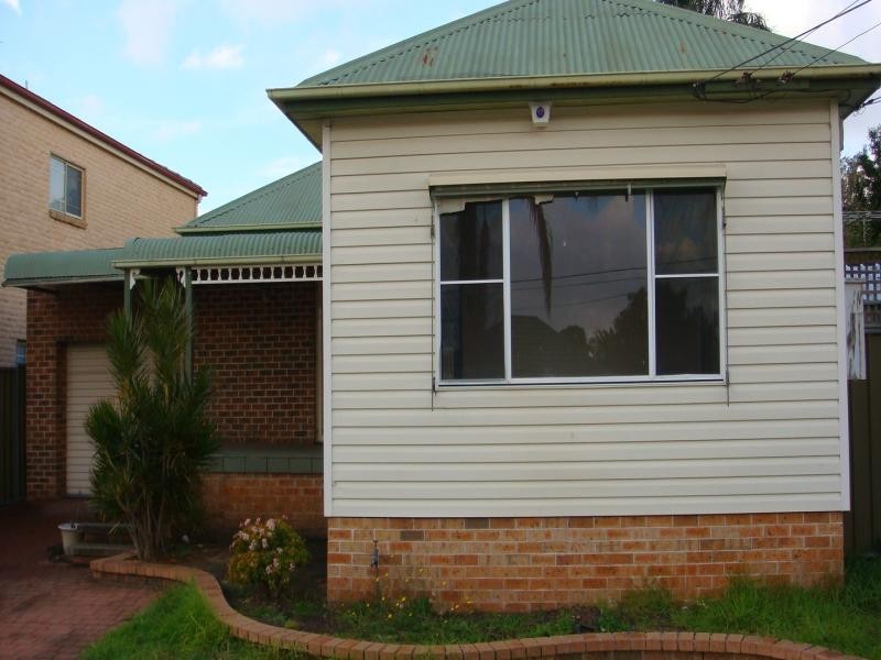 4 MORRIS ST, Smithfield NSW 2164