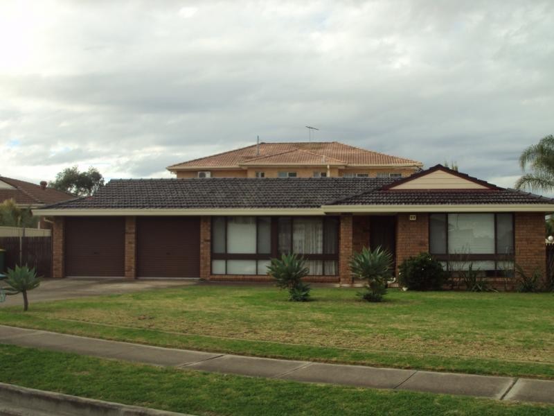 50 RUNCORN ST, St Johns Park NSW 2176