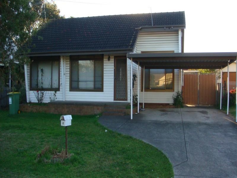 4 crosby, Fairfield NSW 2165