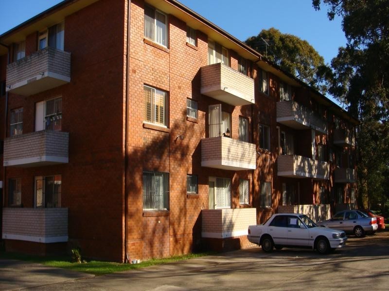 13/190 Sandal Crescent, Carramar NSW 2163