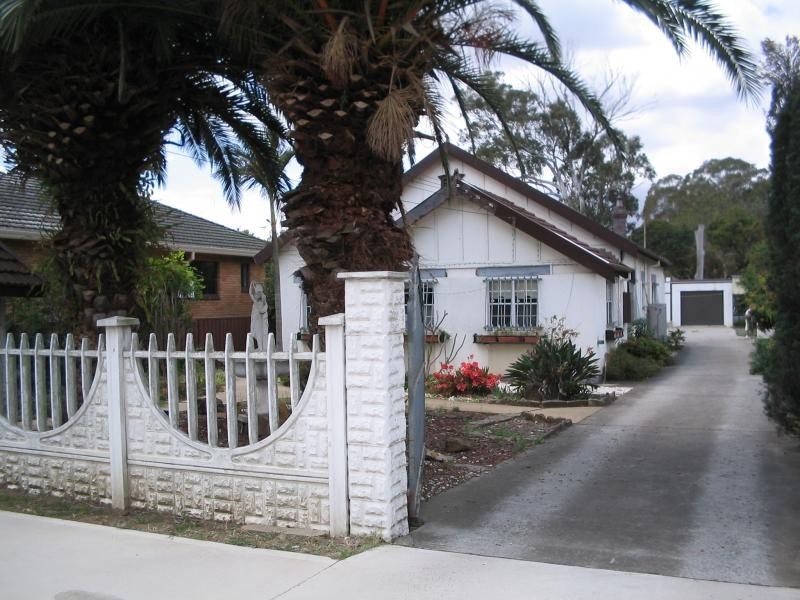 24 moore st, Canley Vale NSW 2166