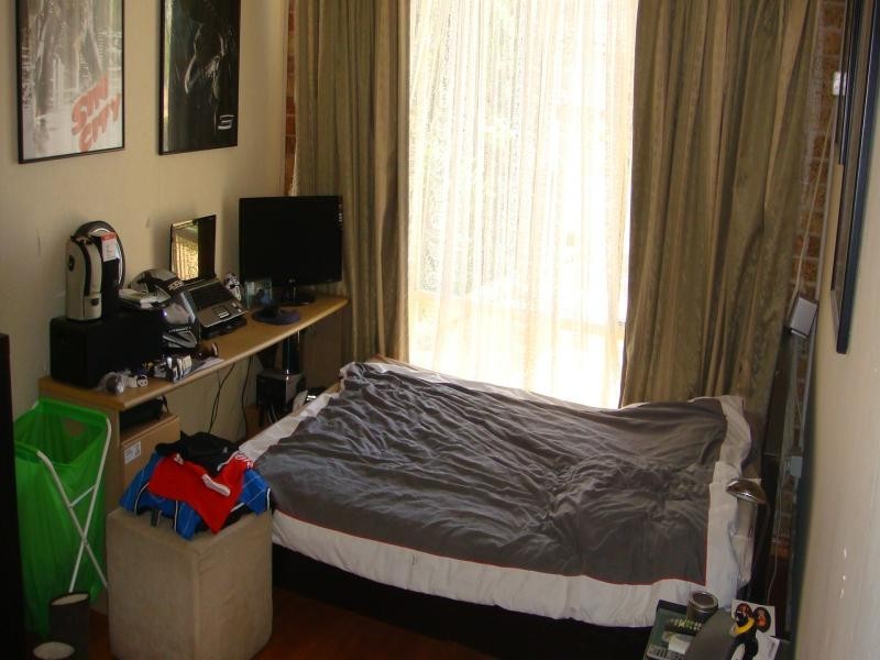 2 NIMBIN AV, Hoxton Park NSW 2171