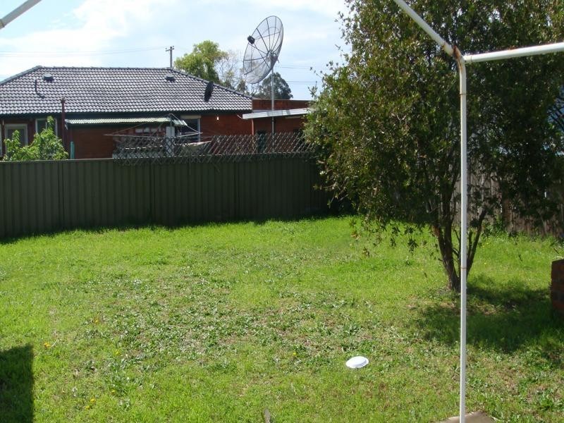 LAWRENCE ST, Fairfield NSW 2165