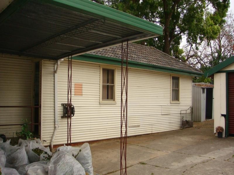 smithfield rd, Fairfield West NSW 2165