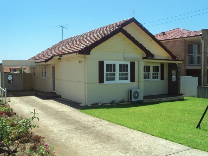 AVISFORD STREET, Fairfield NSW 2165