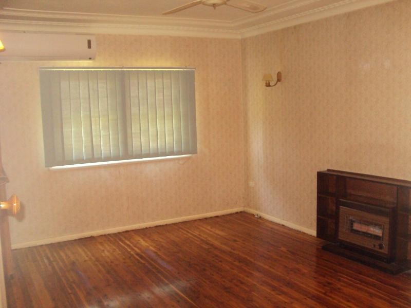 AVISFORD STREET, Fairfield NSW 2165