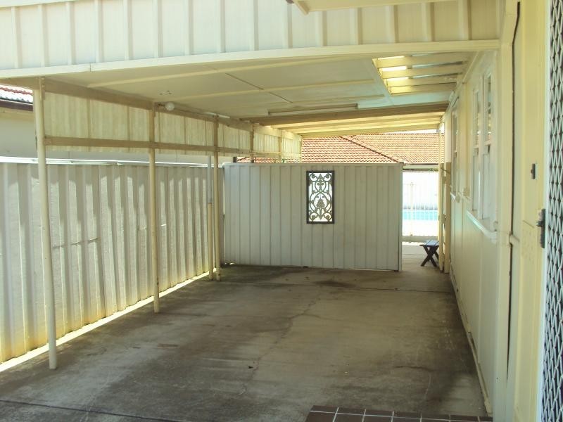 AVISFORD STREET, Fairfield NSW 2165