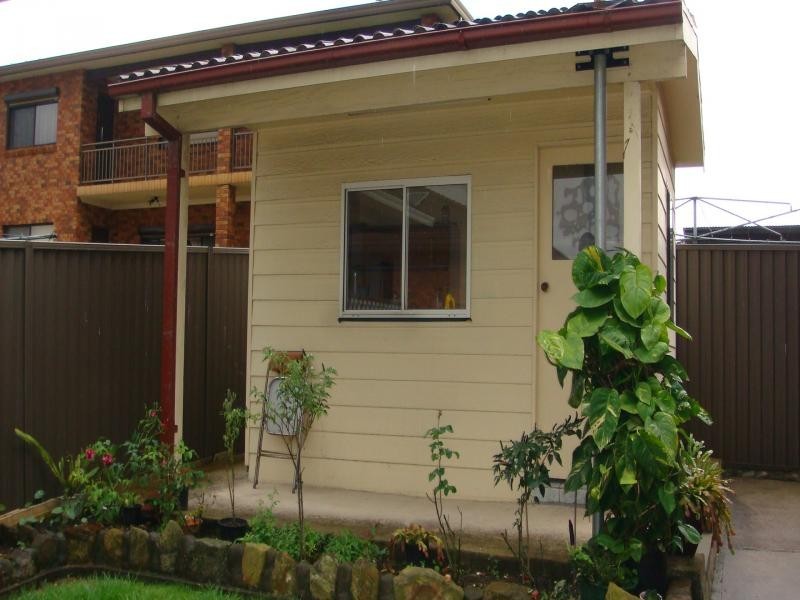 GARMENT ST, Fairfield West NSW 2165