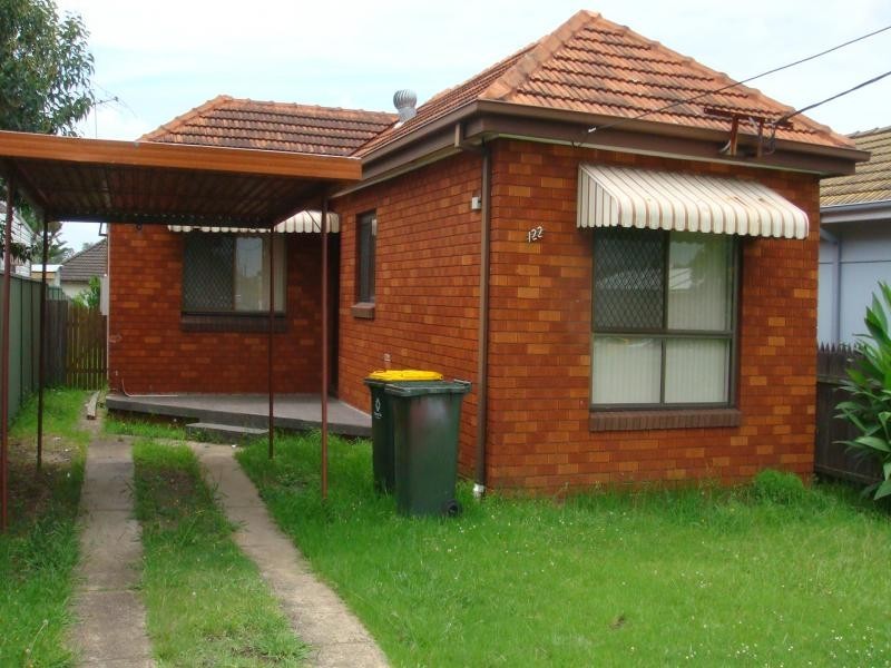 122 FAIRFIELD RD, Guildford West NSW 2161