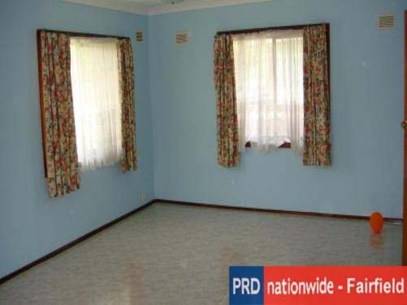 PETERLEE RD, Canley Heights NSW 2166