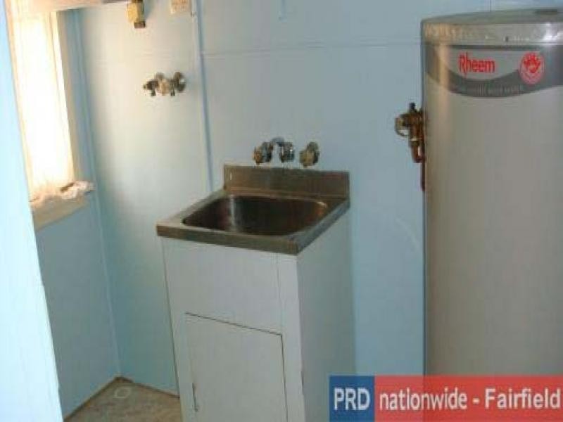 PETERLEE RD, Canley Heights NSW 2166