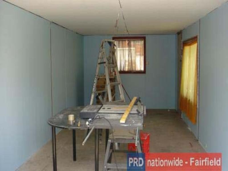 PETERLEE RD, Canley Heights NSW 2166