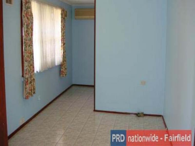 PETERLEE RD, Canley Heights NSW 2166