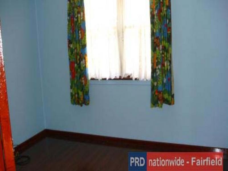 PETERLEE RD, Canley Heights NSW 2166