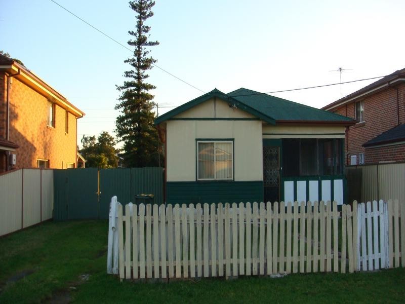 37  ANTHONY ST, Fairfield NSW 2165