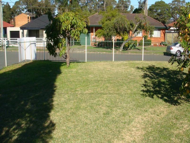 Fairfield West NSW 2165
