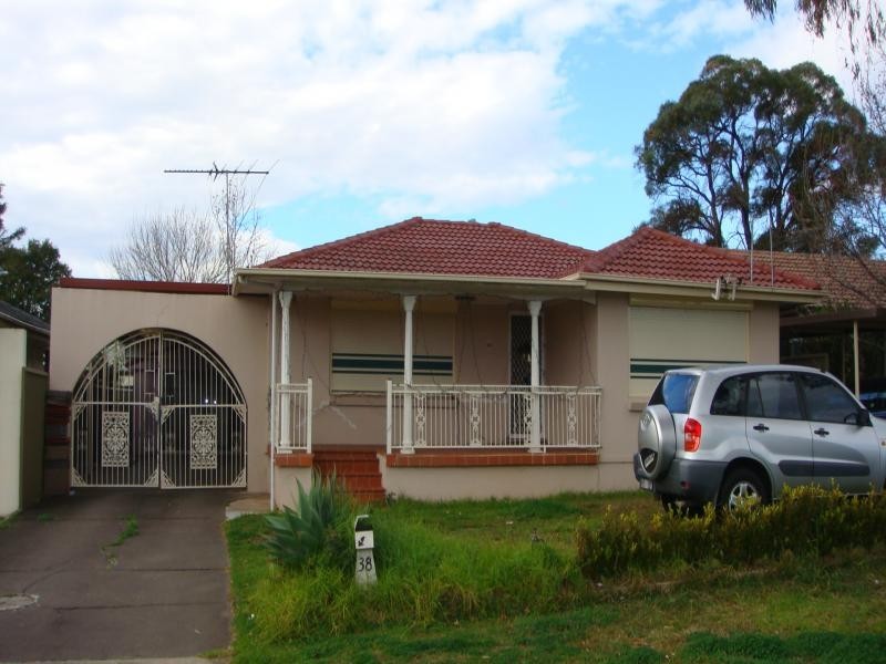 38 KIMBERLEY CR, Fairfield West NSW 2165