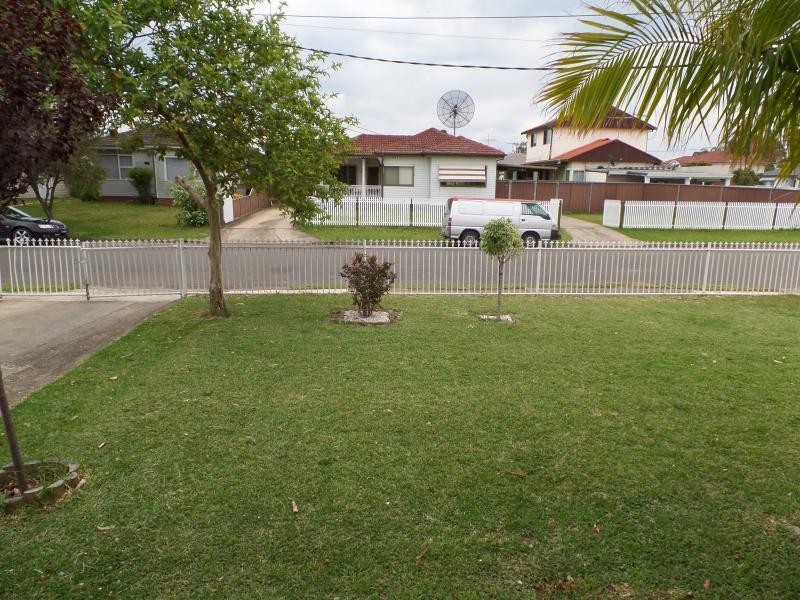 GREGORY ST, Fairfield West NSW 2165