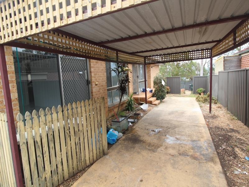 41 Borthwick St, Minto NSW 2566