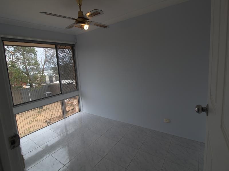 41 Borthwick St, Minto NSW 2566