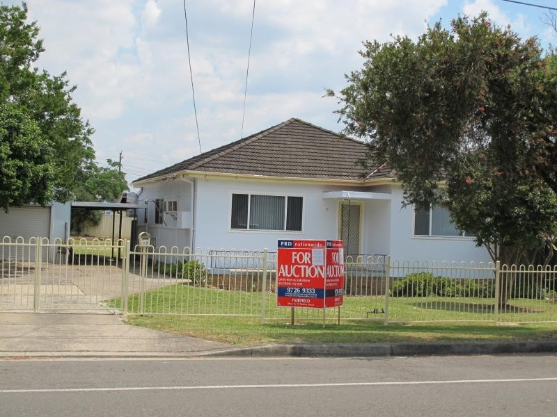 17 NORMANBY ST, Fairfield East NSW 2165