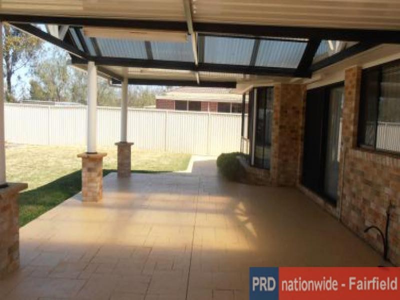 76 ATHLONE ST, Cecil Hills NSW 2171