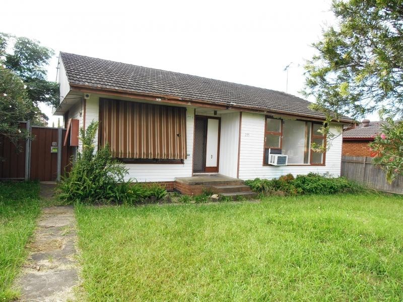 255 John St, Cabramatta West NSW 2166