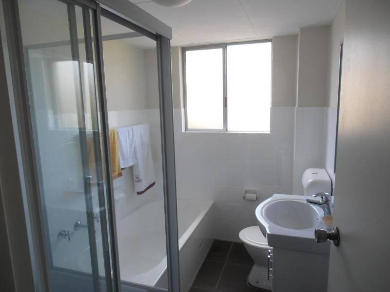 19 nelson st, Fairfield NSW 2165