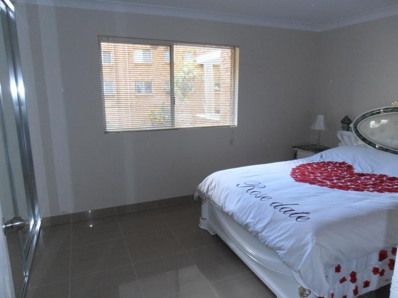 19 nelson st, Fairfield NSW 2165