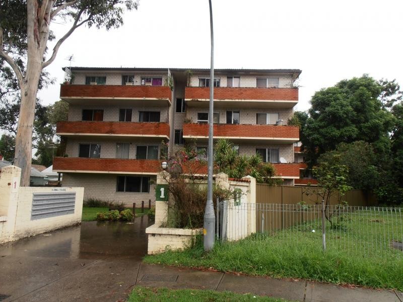 26/1 Waterside cr, Carramar NSW 2163