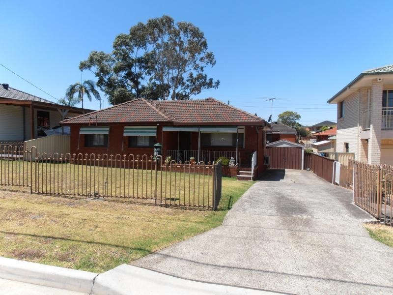26 GARRAN ST, Fairfield West NSW 2165