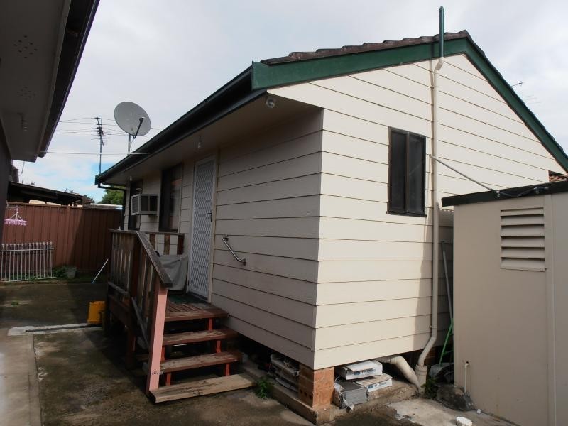 Fairfield West NSW 2165