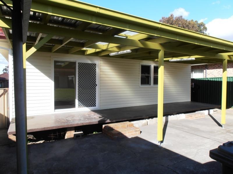 79 Marlbourough St, Smithfield NSW 2164