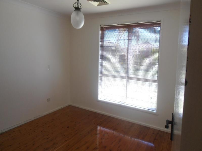 13 BRISBANE AV, Lurnea NSW 2170