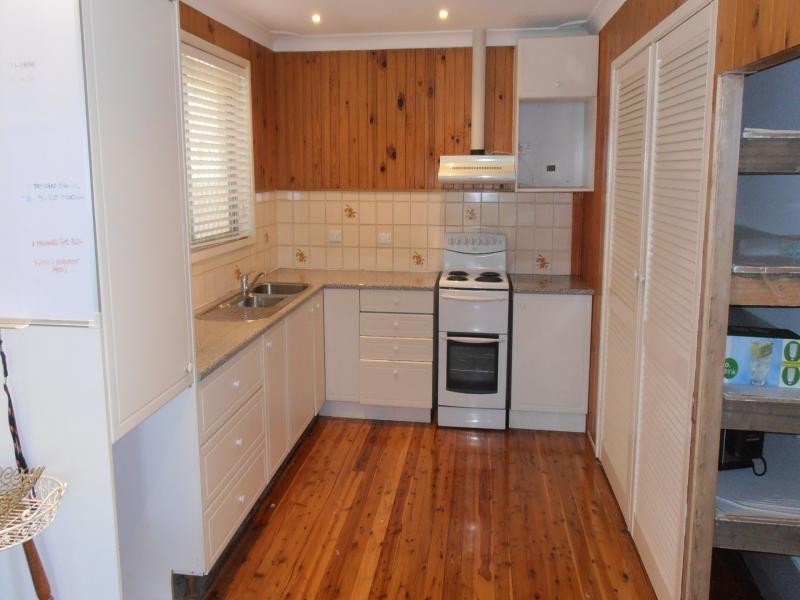 13 BRISBANE AV, Lurnea NSW 2170