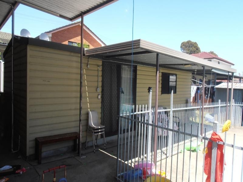 4a MUSGRAVE CR, Fairfield West NSW 2165