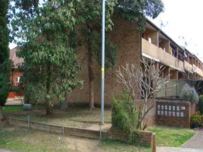 4/5 Fairlight Av, Fairfield NSW 2165