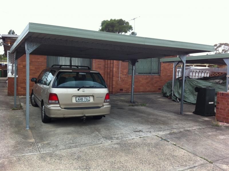 12 COOMA ST, Carramar NSW 2163