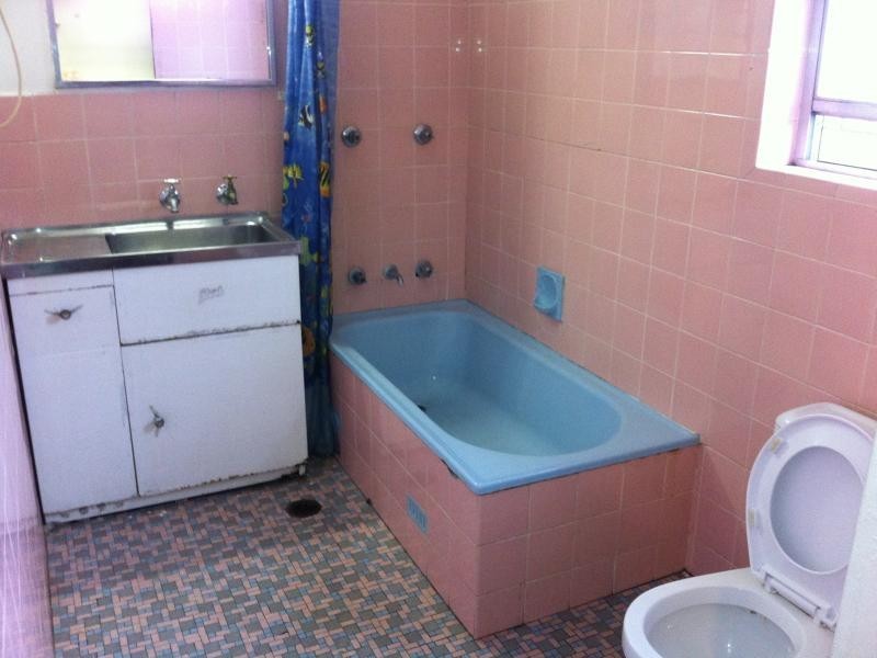 12 COOMA ST, Carramar NSW 2163