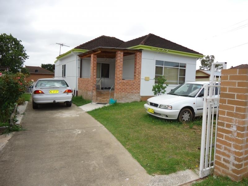 24 LANG STREET, Fairfield West NSW 2165