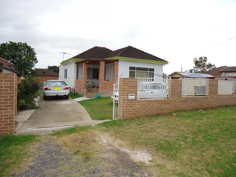 24 LANG STREET, Fairfield West NSW 2165