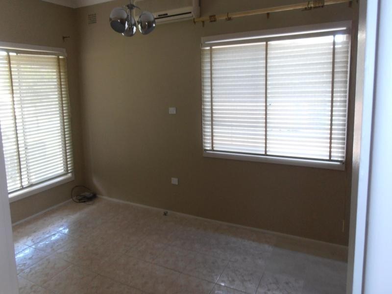 MAUD ST, Fairfield West NSW 2165